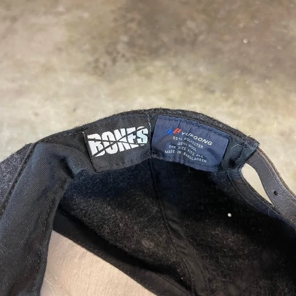 Bones black wool‎ snapback hat